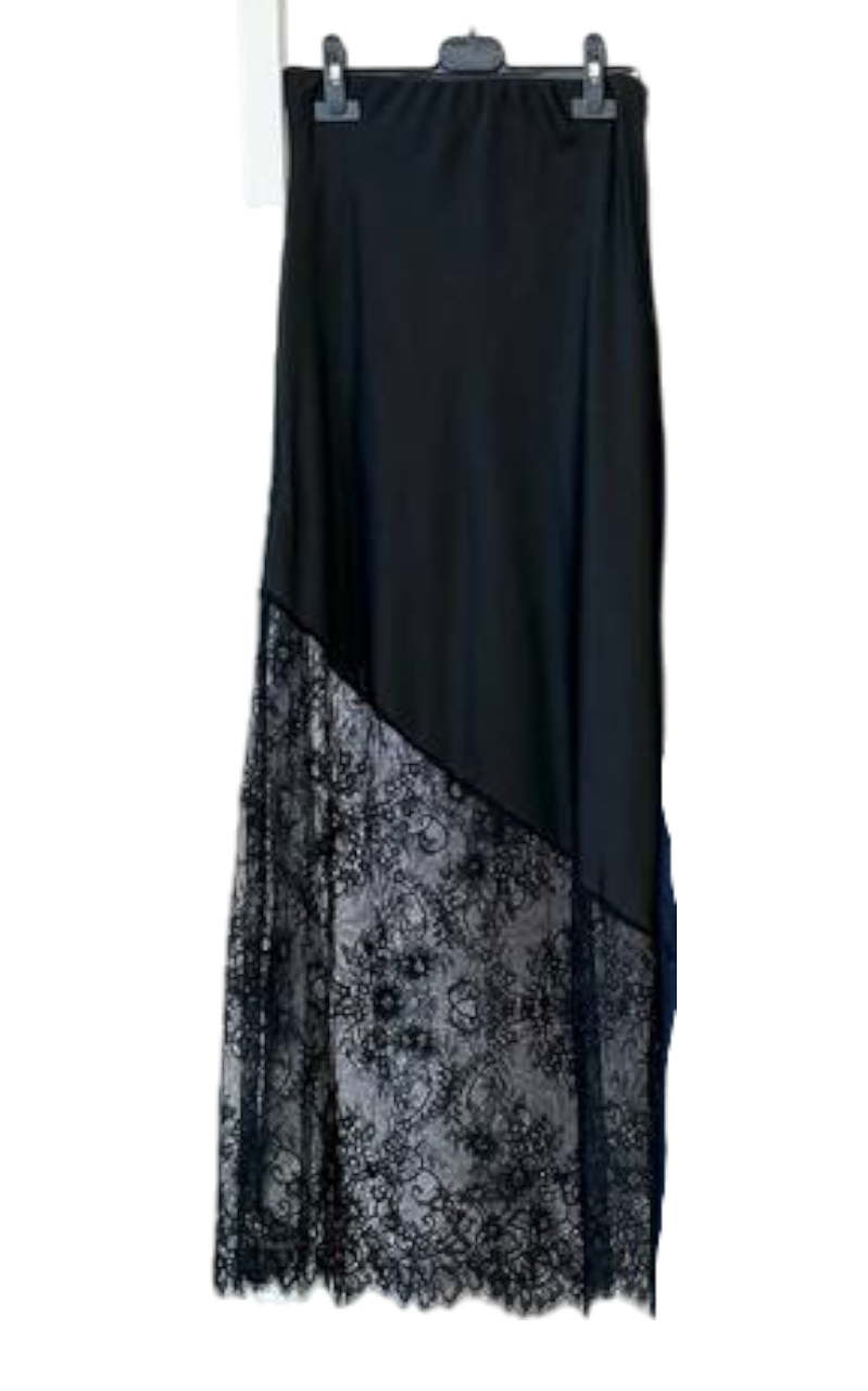 Falda Satinada con Encaje