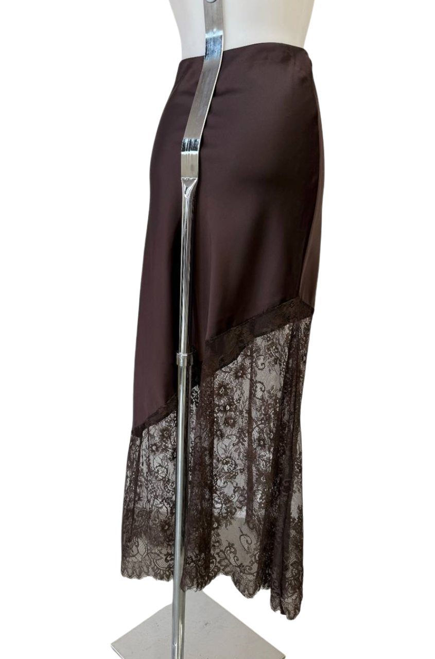 Falda Satinada con Encaje