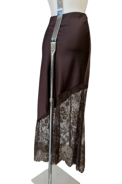 Falda Satinada con Encaje