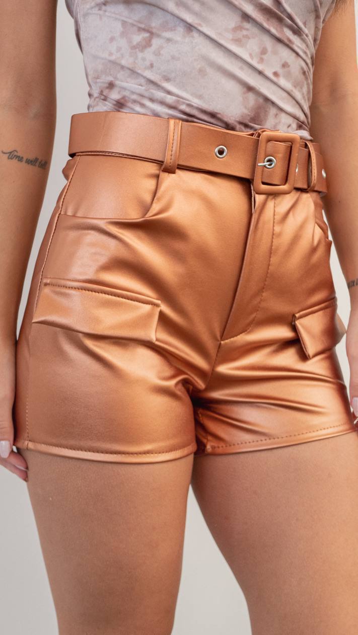 Short Polipiel con Cinturón – Talla Única (S a M)
