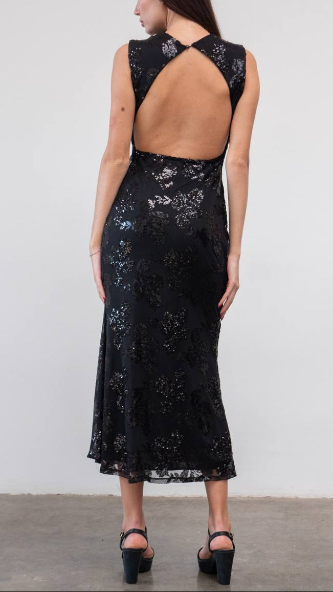 ✨ Vestido “Eclipse de Plata”