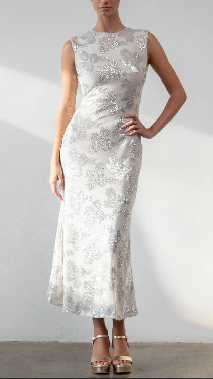 ✨ Vestido “Eclipse de Plata”