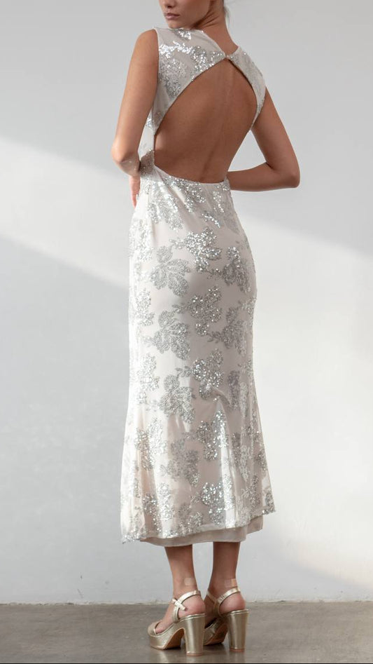 ✨ Vestido “Eclipse de Plata”