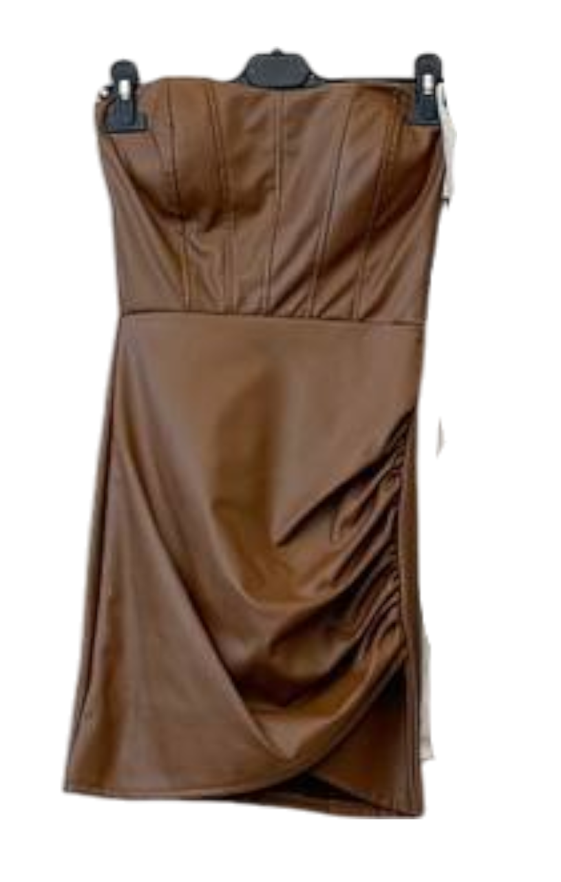 Vestido corto de polipiel – Fuerza y estilo ✨