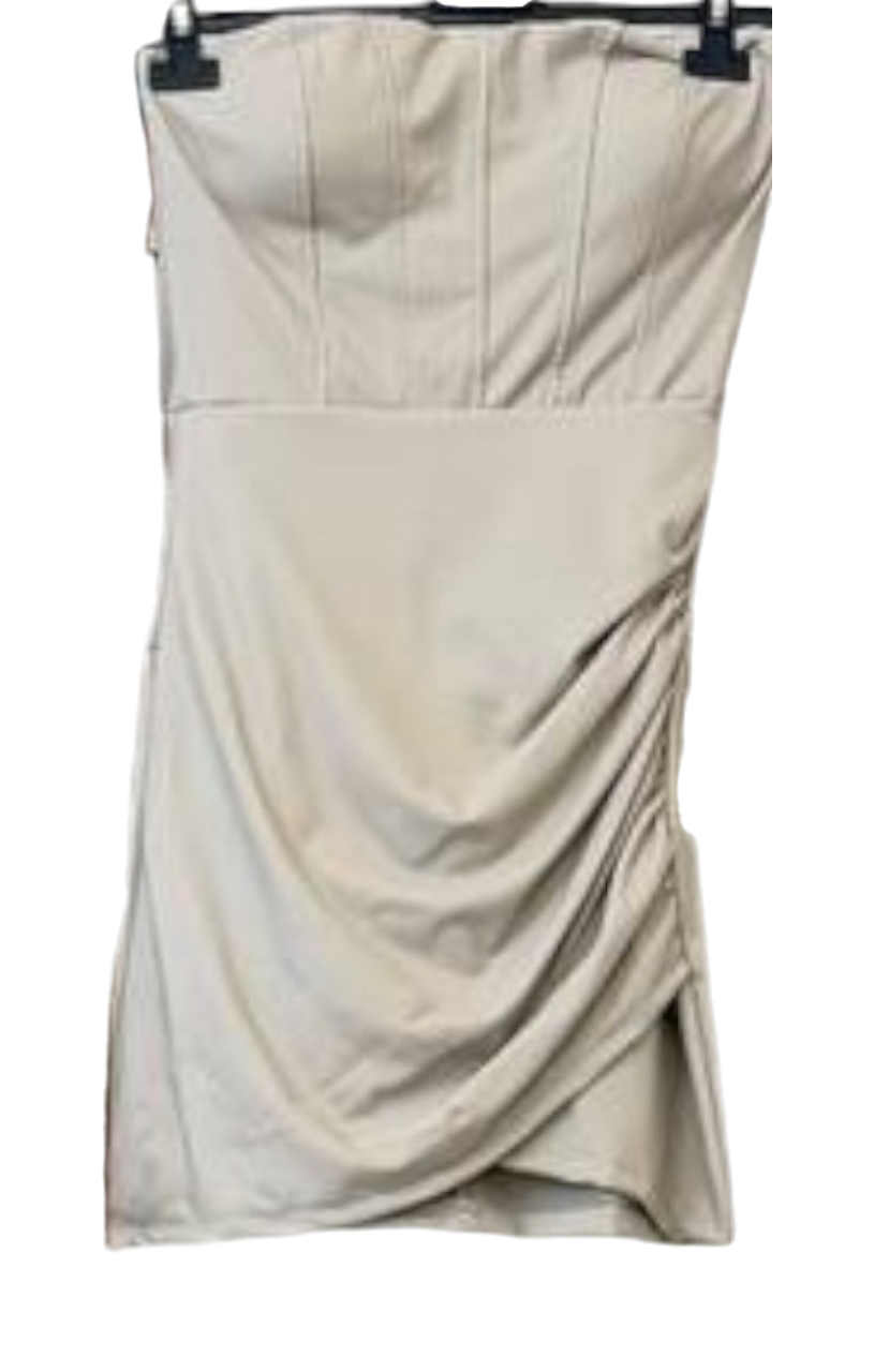 Vestido corto de polipiel – Fuerza y estilo ✨