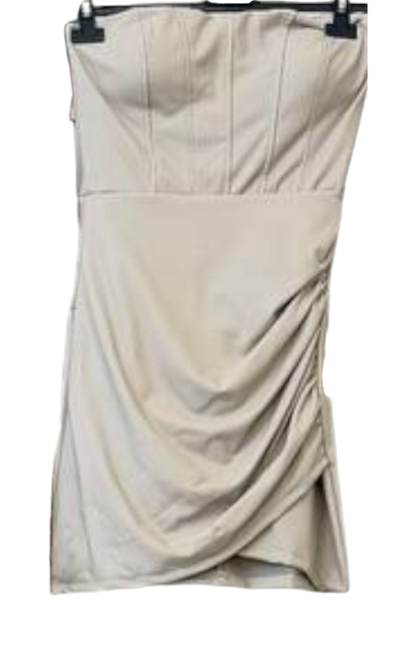 Vestido corto de polipiel – Fuerza y estilo ✨